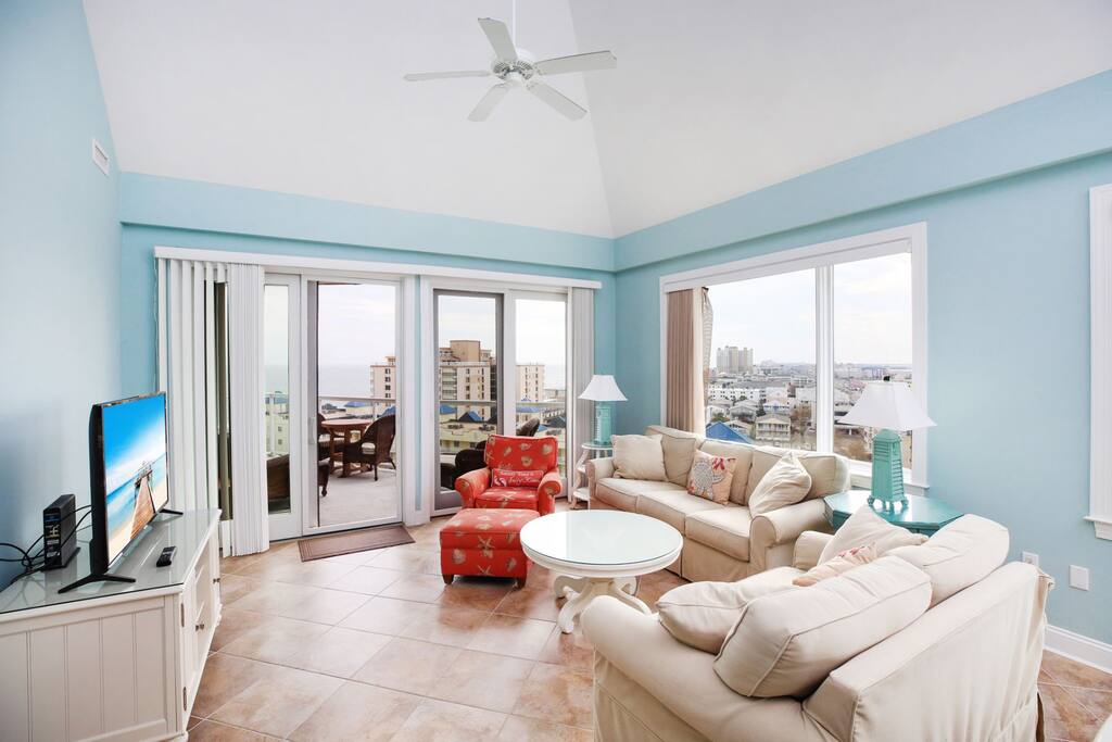 Colors of Sand & Sea add to the beauty of this incredible home.