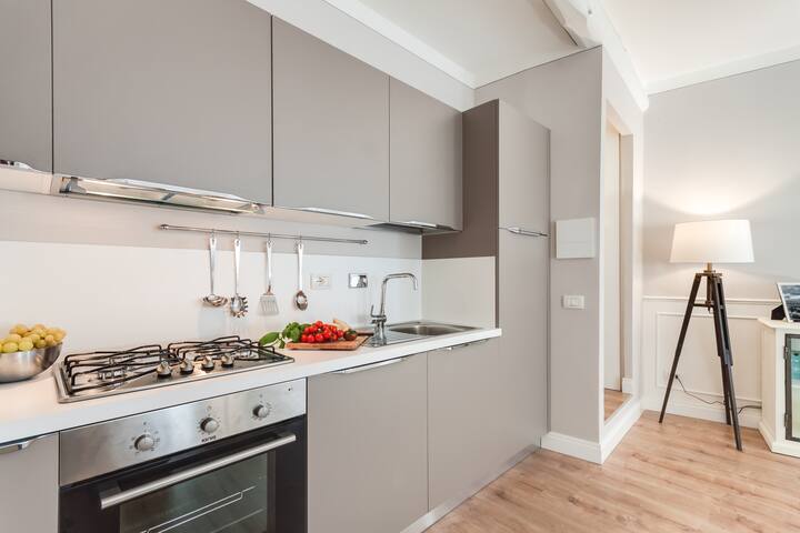 Orsanmichele Balcony; 2 Bedroom with views gallery image 4