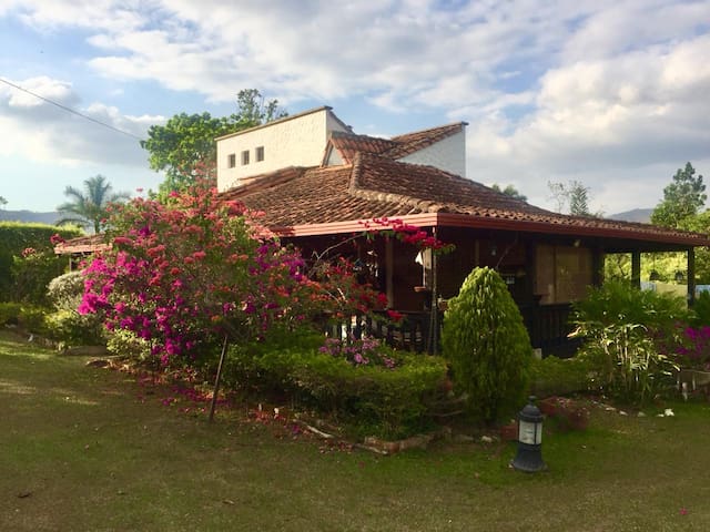 cabana campestre piscina en afueras de