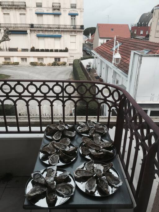Des huîtres du Bassin prêtes à être dégustées en terrasse nord