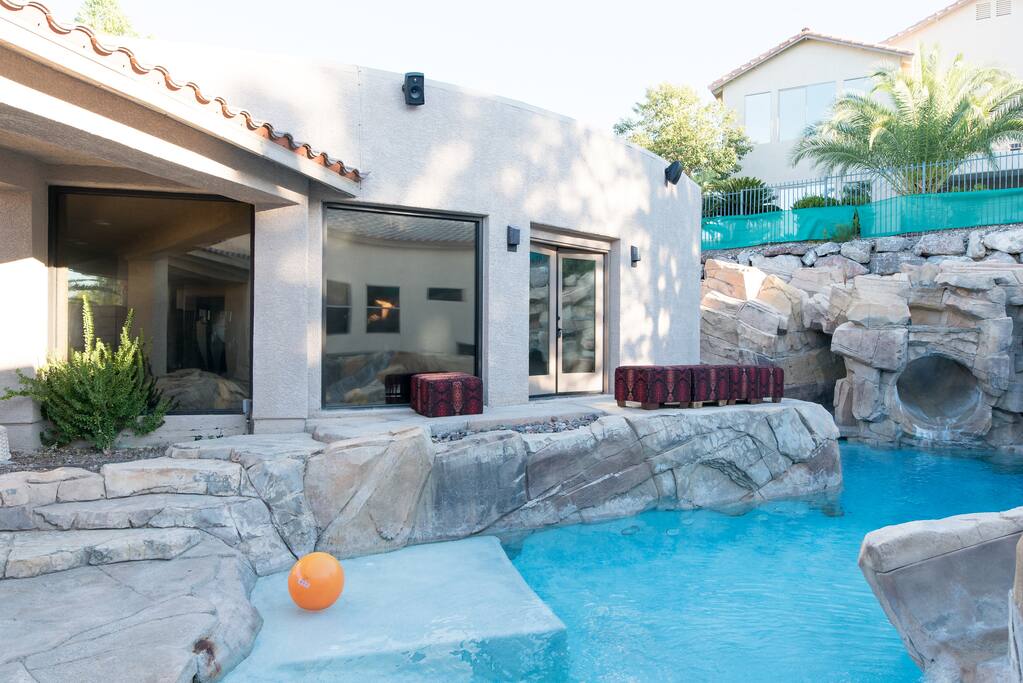 Top 100 Airbnb Rentals 2017 in Henderson, Nevada