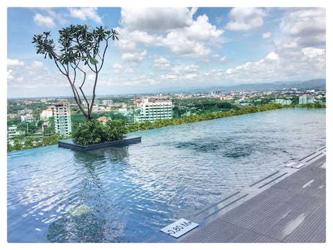 ASTRA COMFY SPACE With RoofTop Pool in Chiangmai
