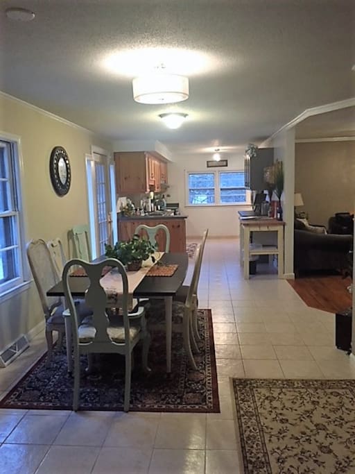 Updated appliances & painted 12/17