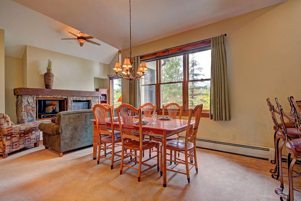 Dining room table that seats 6