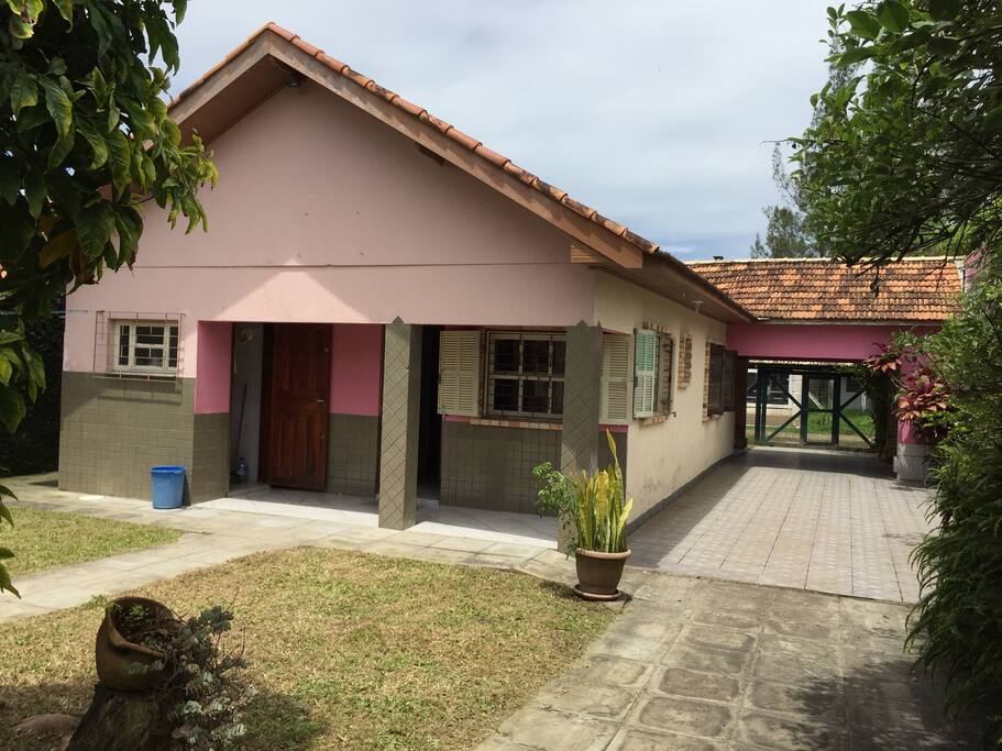 Parte de trás e pátio interno