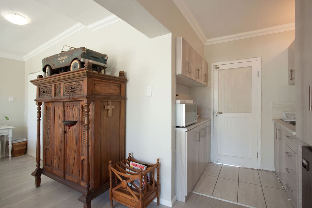 Fully equipped small kitchenette