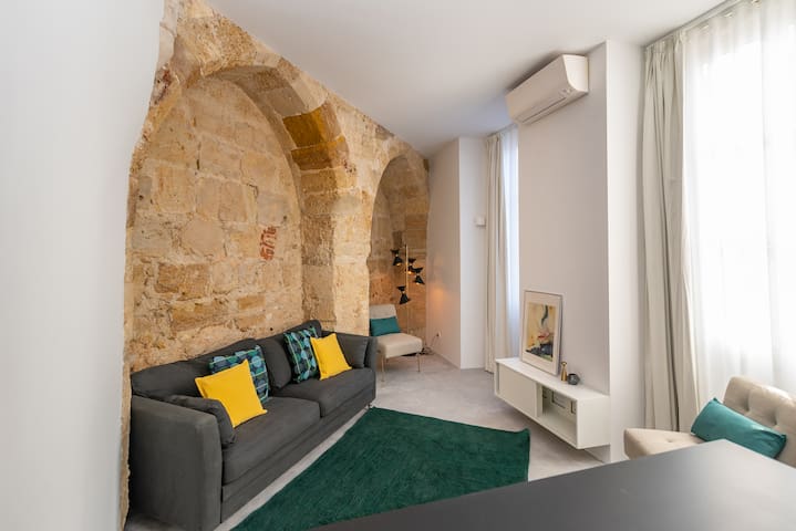 Historic house of Santo André in Alfama