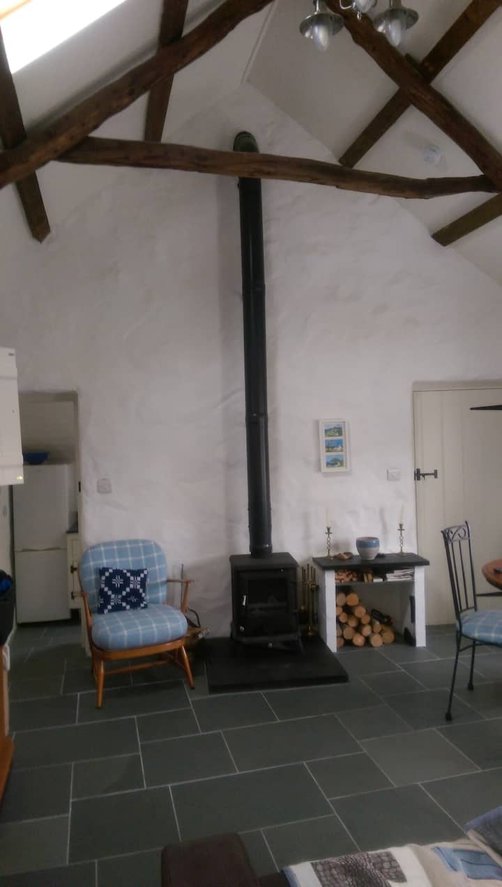 Traditional Cottage Near Pembrokeshire Coast Path - Little Haven