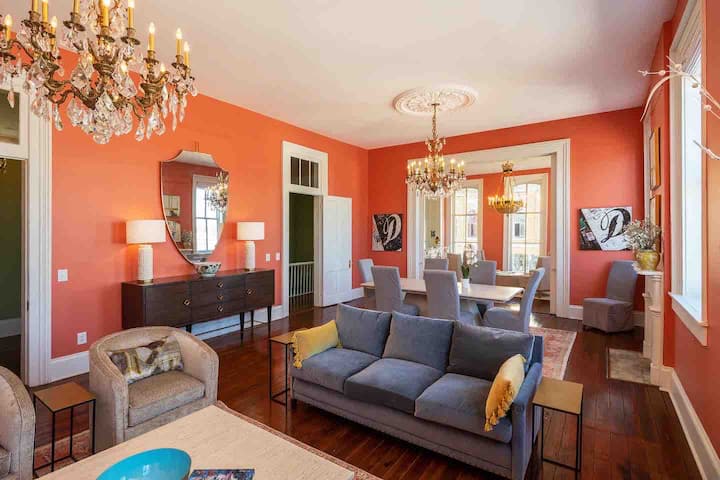 Dixon Loft - Stunning Space W/balcony On Main - Natchez, MS