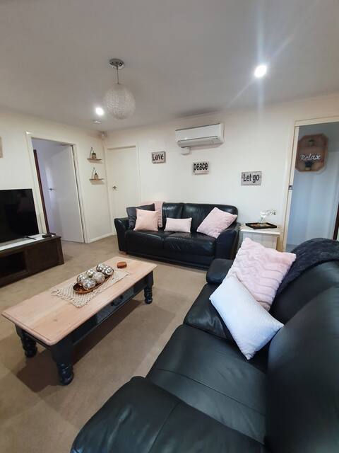 Peaceful 5 Bedroom 2 Bathroom House!