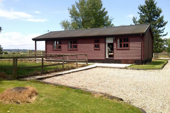 Modern cottage in Romney Marsh with Open Kitchen