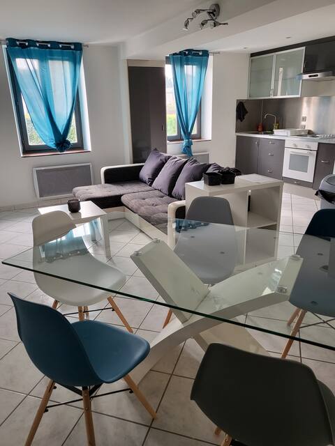 2 bedroom Apartment near Pipa /Lyon Airport