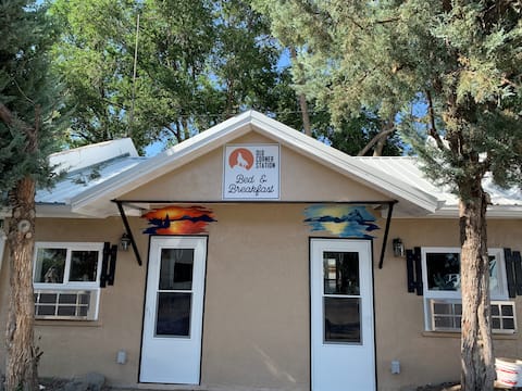 Old Corner Sunset Room