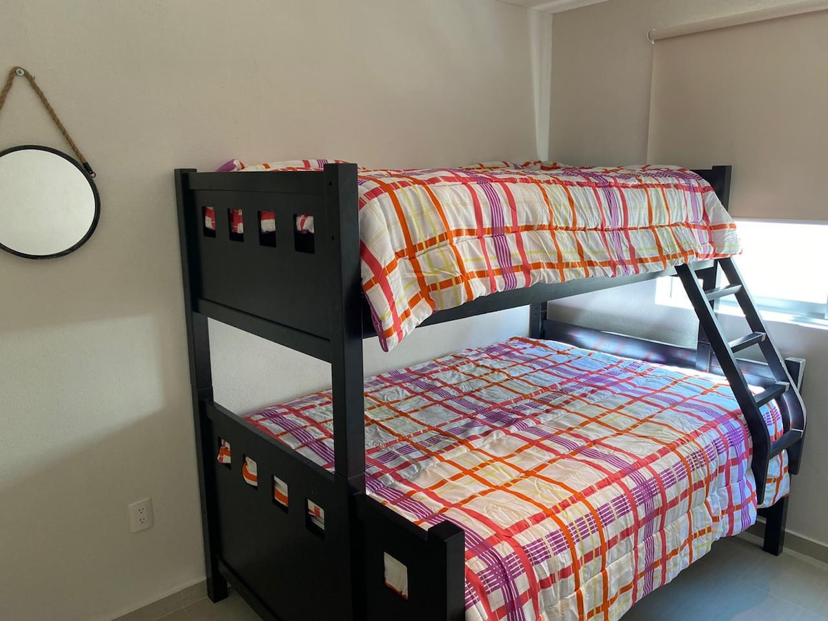 Double bunk bed - single 