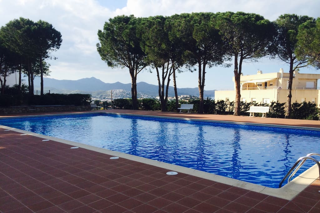 Piscine réservée à la résidence