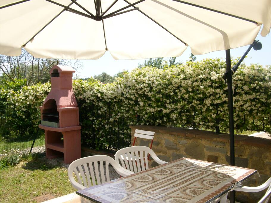 PRIMO GIARDINO PRIVATO CON BARBECUE