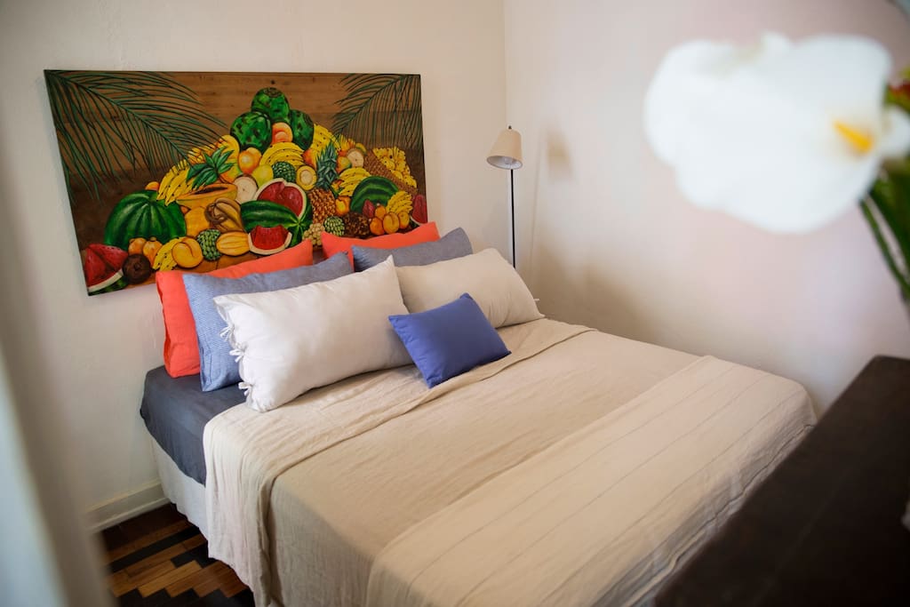 Guest Room 2 w/balcony - “Abacaxi"