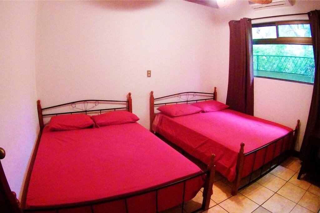 HABITACIONES COMODAS CON 2 CAMAS CADA UNA