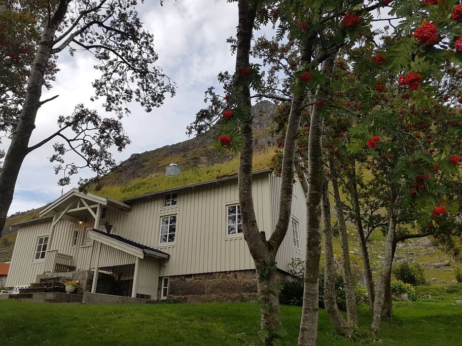 Ella huset, framside