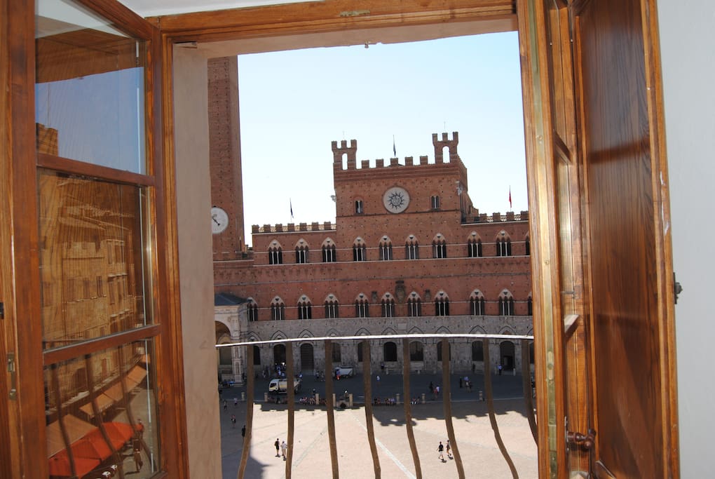La vista da un balconcino