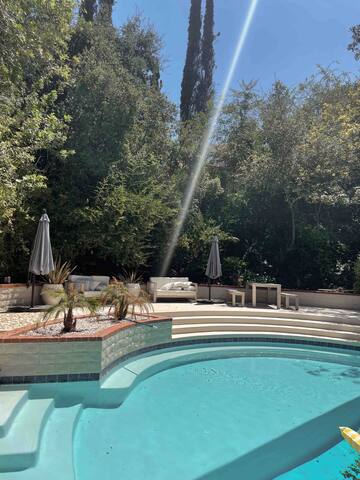 Bel Air Resort Villa with Pool 4 min from Sunset gallery image 3