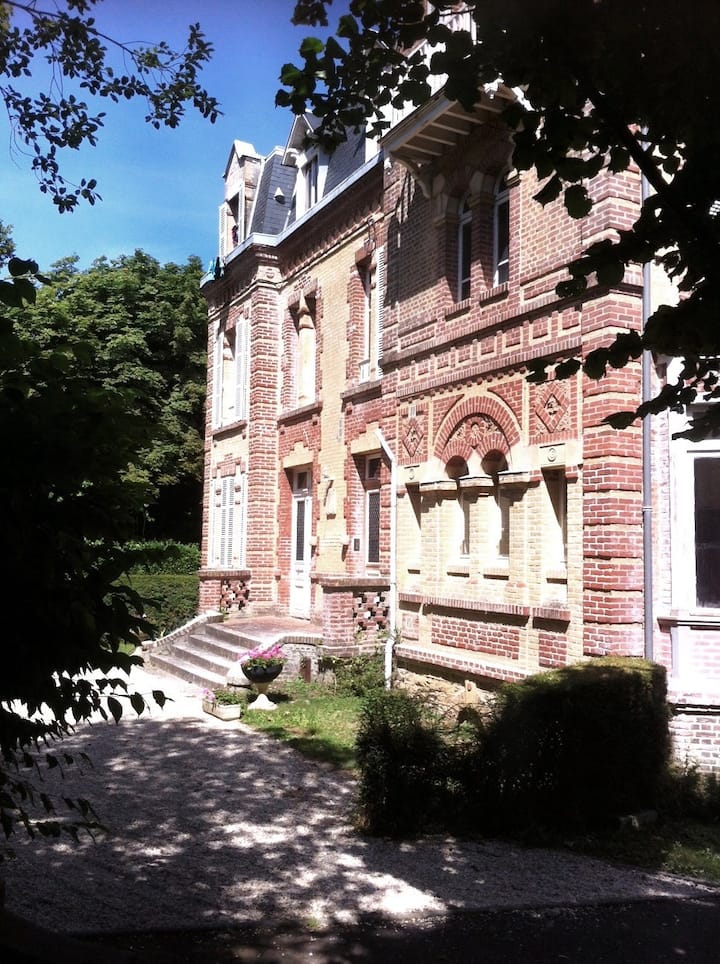 Studio villers on the sea in a Norman mansion.