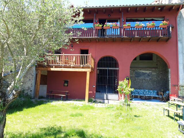 Casa entera con piscina y barbacoa Vall d’En Bas gallery image 2