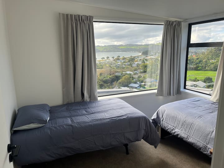 غرفة النوم الثالثة (شخصان فرديان أو ادفعهما معًا بشكل مزدوج ) 