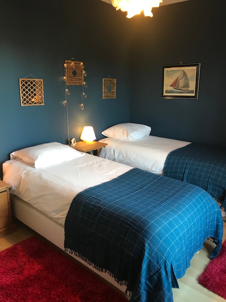 Izba 2 (na poschodí - manželská posteľ) 
Chambre Albert Rose 