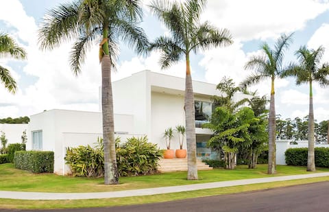 House of high standard in Resort in the Interior of SP