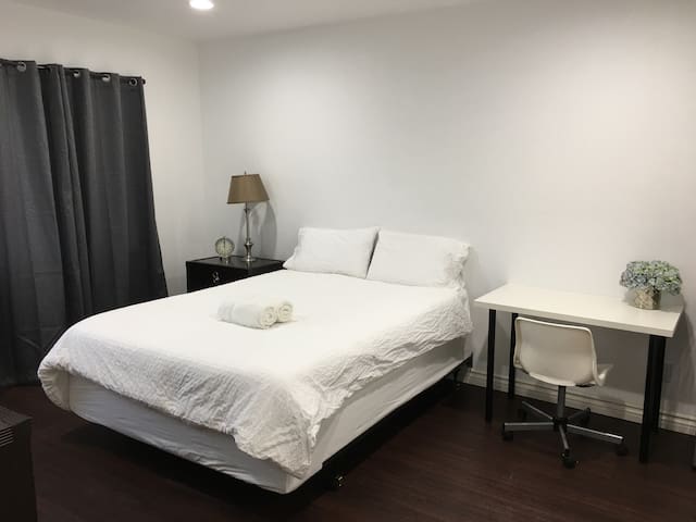 ❤️Private Room❤️Private Entry & Bath. Central LA