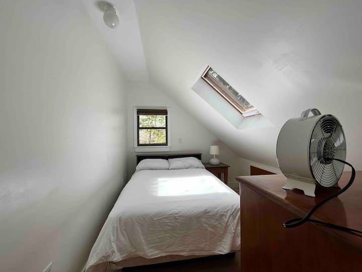 3号卧室配备全尺寸床