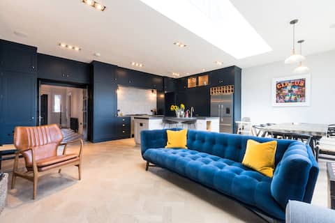 Stunning 4 bed house in central weybridge