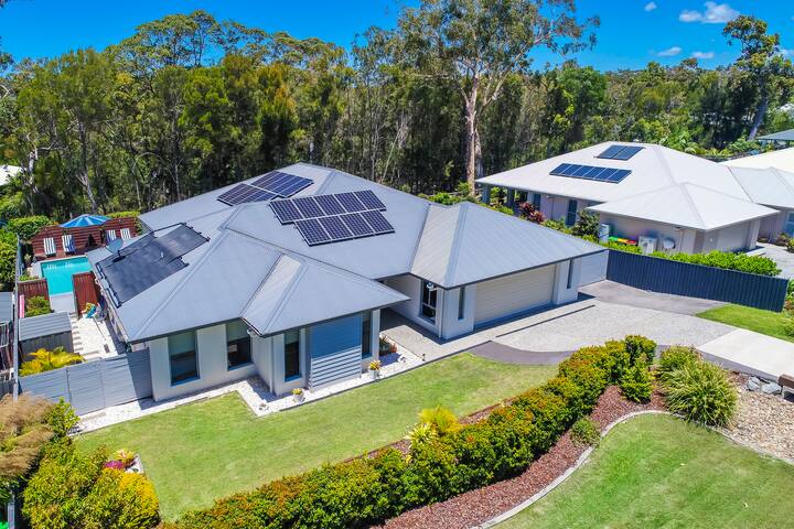 Serenity Retreat Noosa, Private Solar Heated Pool gallery image 2