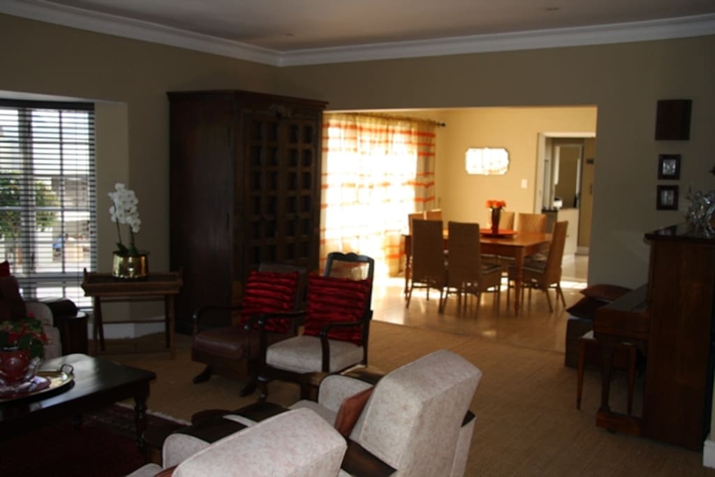 Lounge & Diningroom