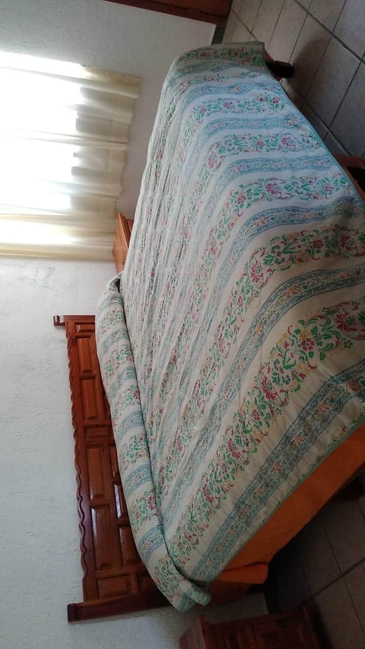 Recámara 1, cama King size, con baño completo dentro