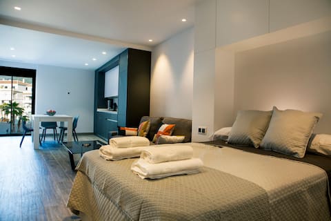 SMILE LUXURY 1B: Studio Solarium