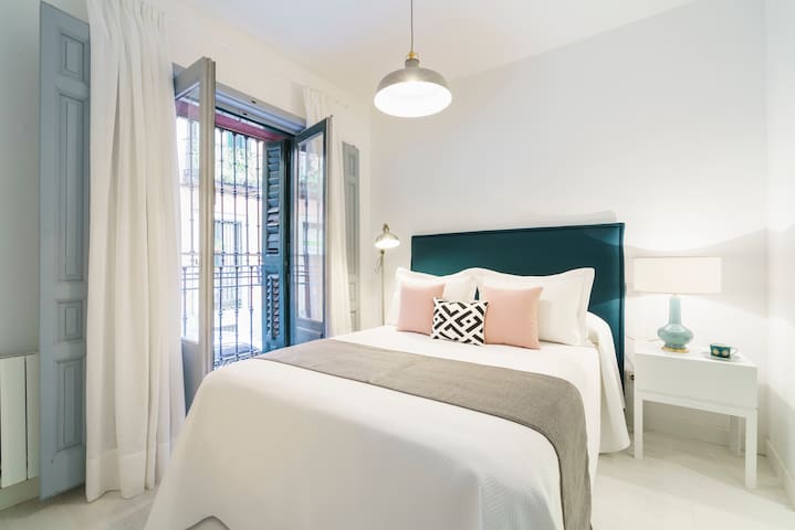 Homeclub | Charming Apartment in Malasaña gallery image 3