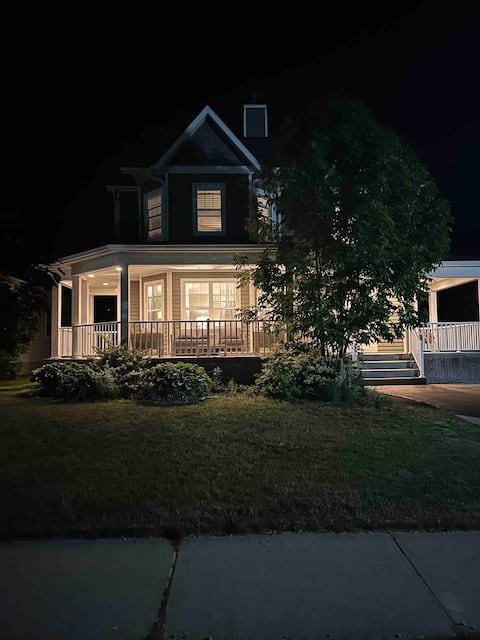 Beachy Cottage-9 beds, walk to bch/town, Hottub