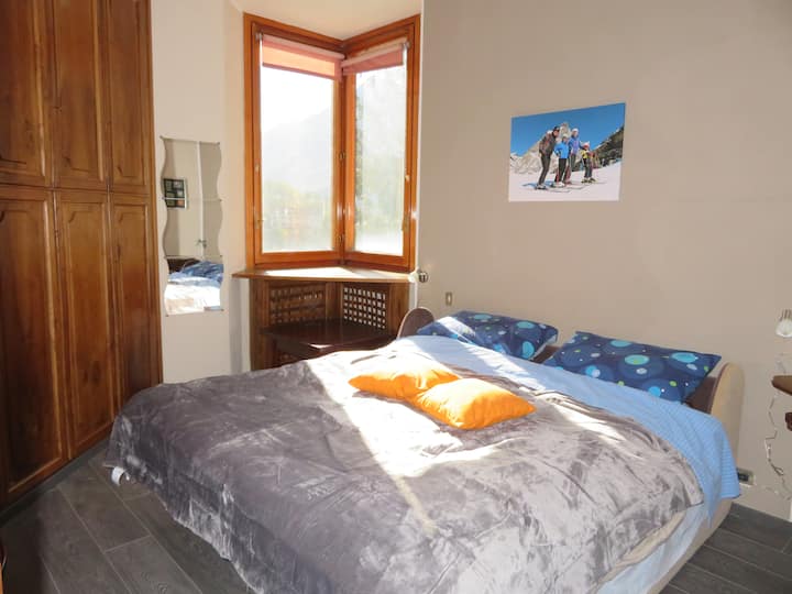 Spálňa s manželskou posteľou