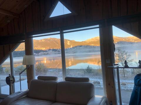 panoramic lake view chalet