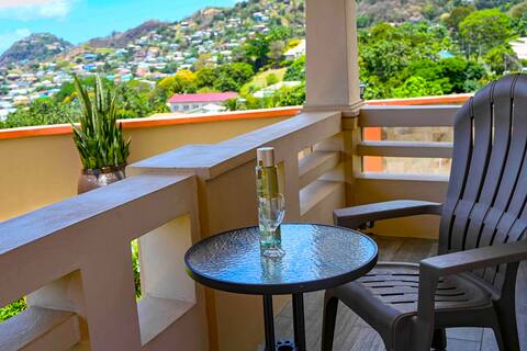 Royal Bliss Apartment Suites (Modern 1-Bedroom) #2