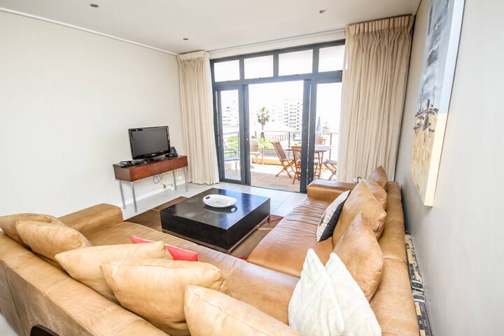 Oceans Reflection gallery image 3