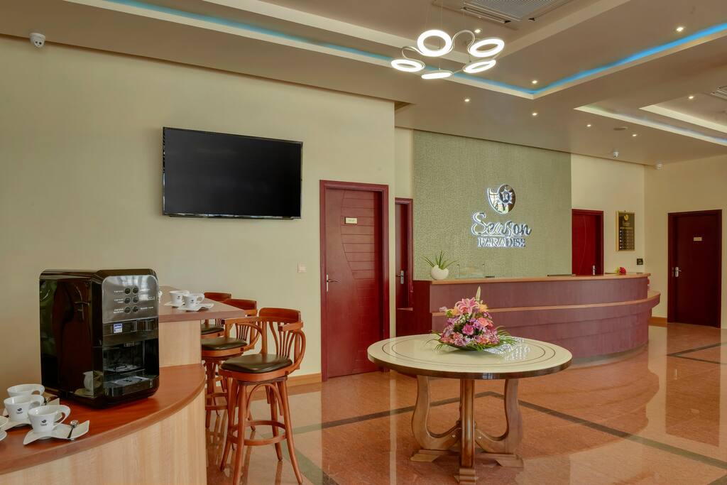 Lobby & Reception