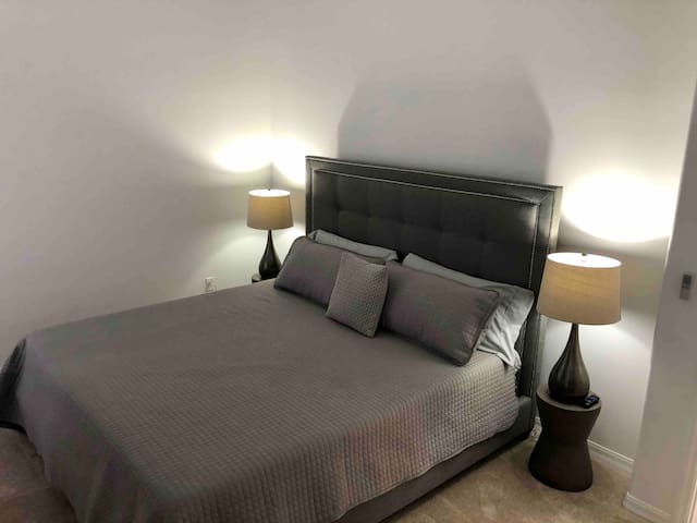 Modern King Suite w/Priv Bath near Disney w/Pool