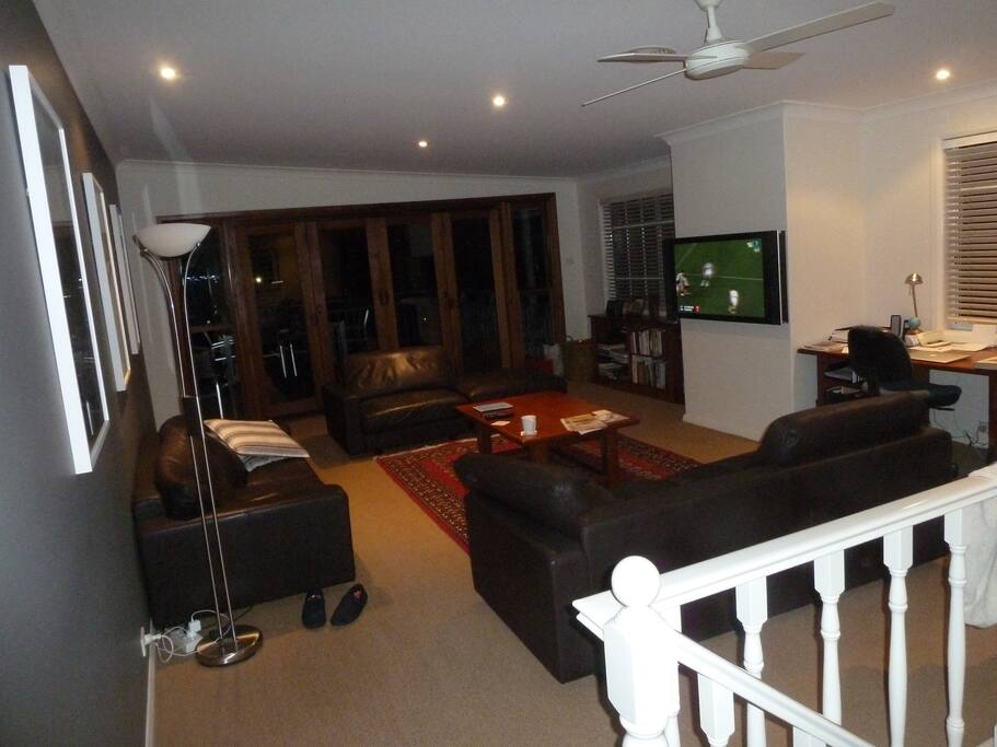 Lounge upstairs