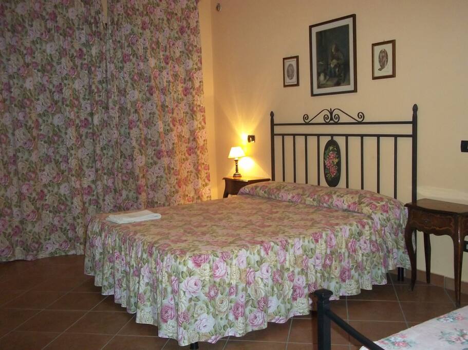 camera matrimoniale con letto aggiunto