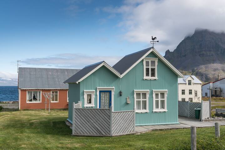 The Little House by the sea in the Westfjords