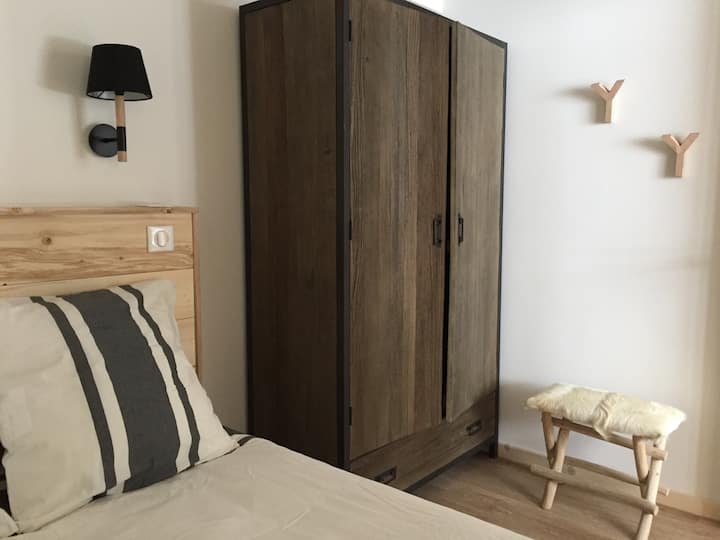 Slaapkamer 1 met tweepersoonsbed 140*190
