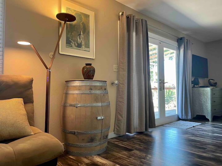 דלת סטודיו לאורחים